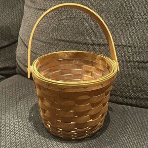 1995 Longaberger Small Round Basket with Handle